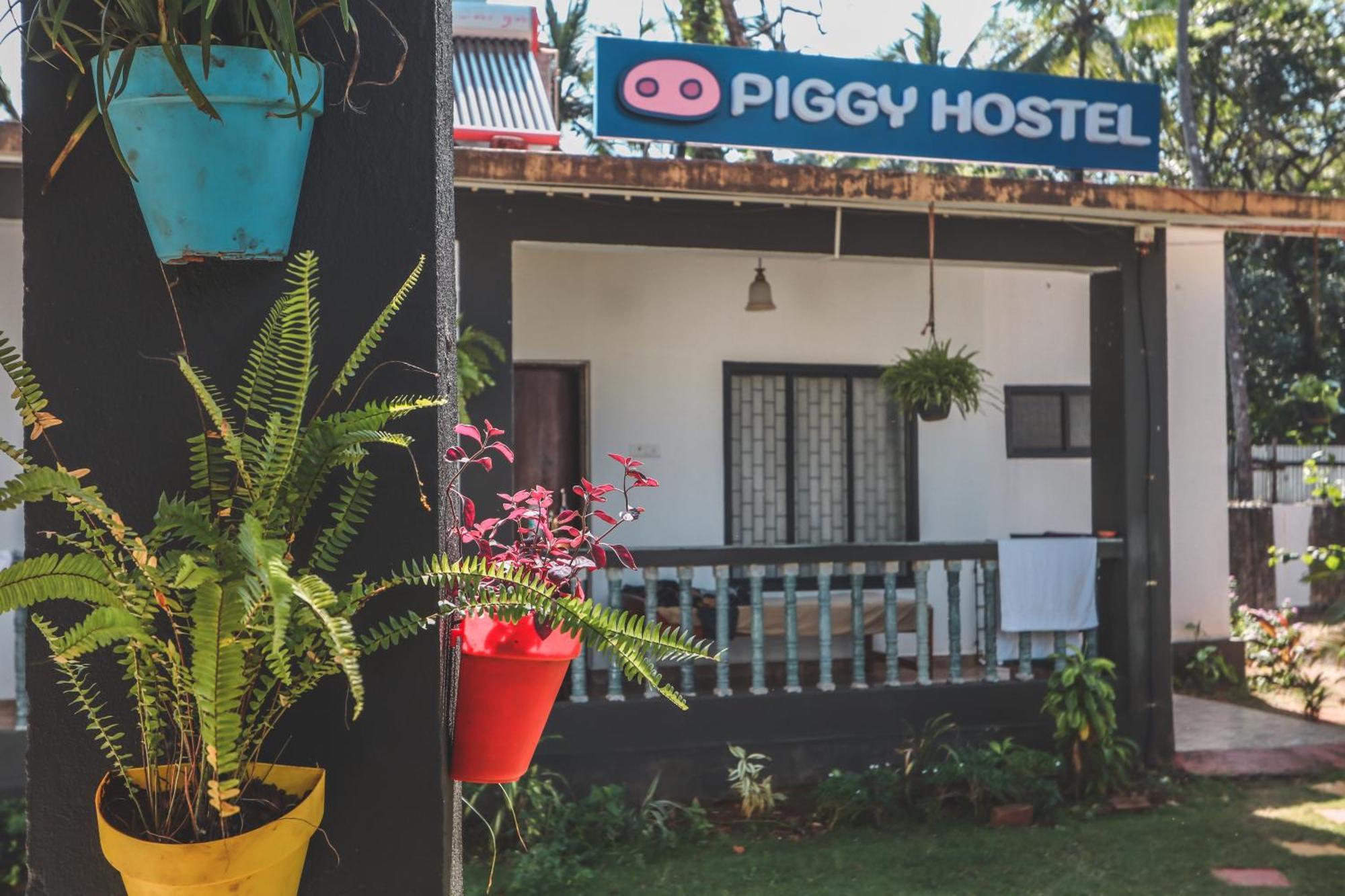 Piggy Hostel Vagator Luaran gambar